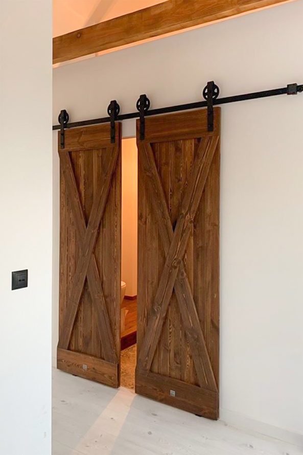 Drzwi przesuwne drewniane do łazienki