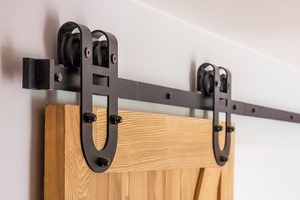 System przesuwny do drzwi drewnianych