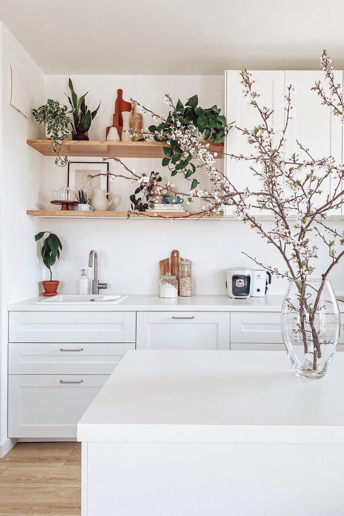 aranżacja kuchni w kolorze białym