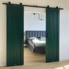 Podwójne zielone drzwi przesuwne do sypialni